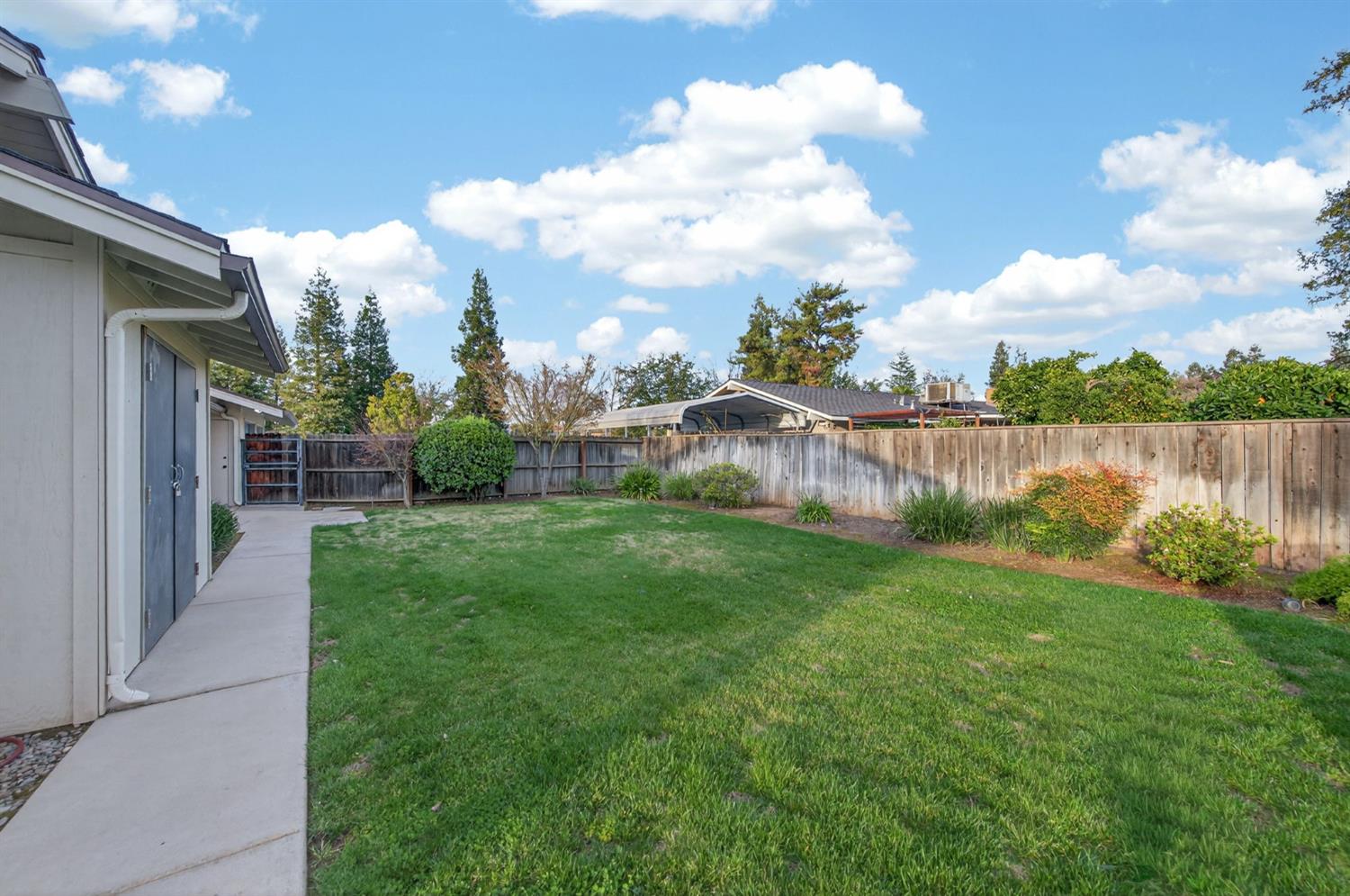 2805 W Spruce Ave, Fresno, CA 93711