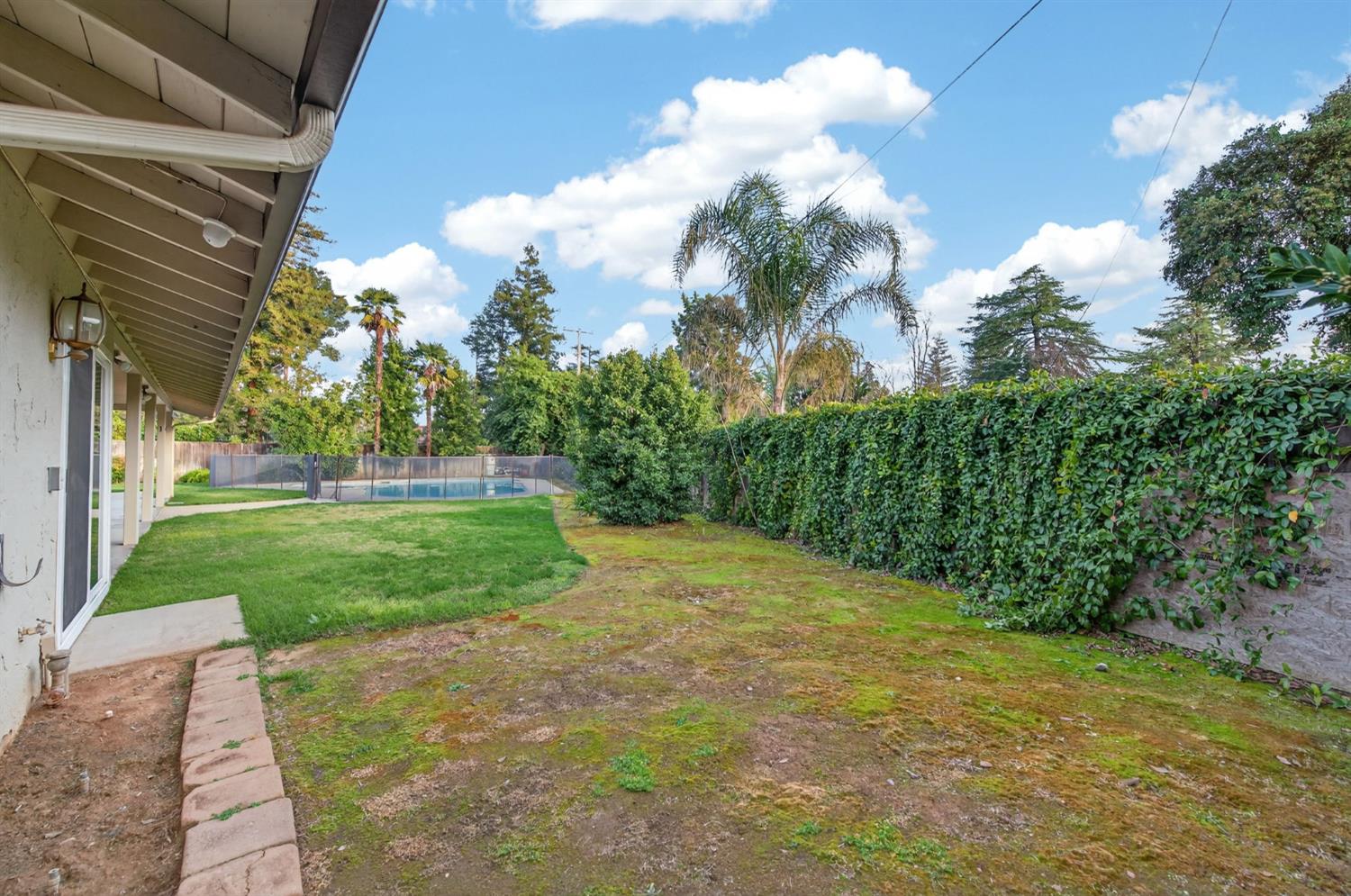 2805 W Spruce Ave, Fresno, CA 93711