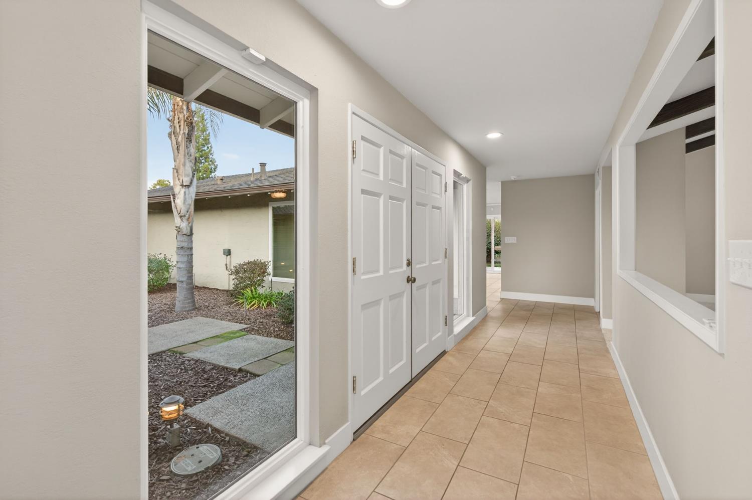 2805 W Spruce Ave, Fresno, CA 93711