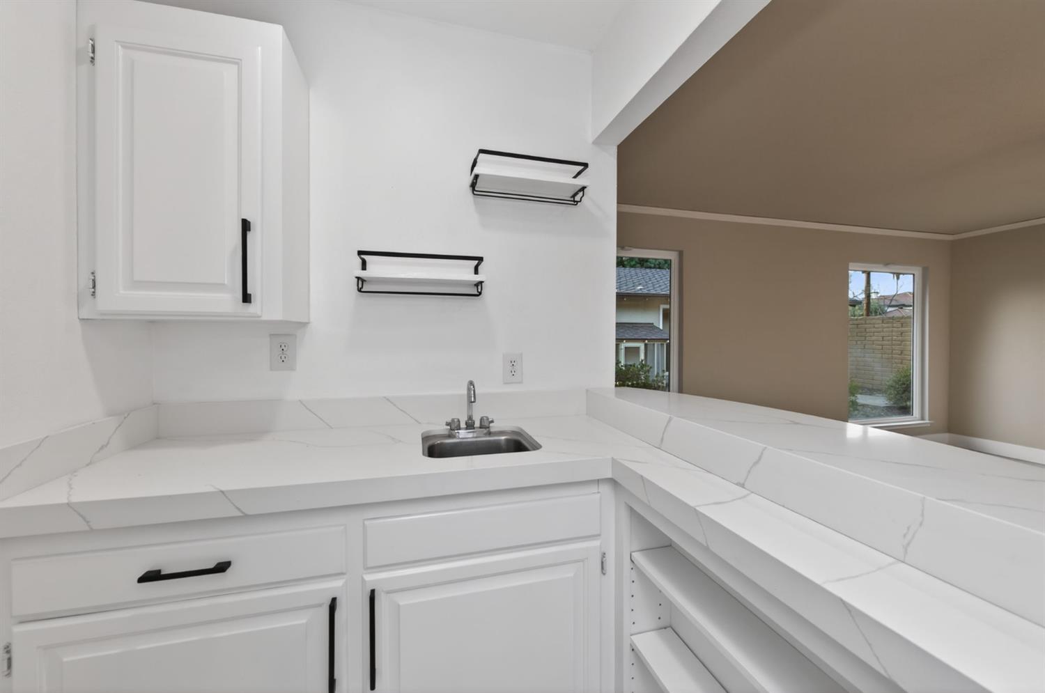 2805 W Spruce Ave, Fresno, CA 93711