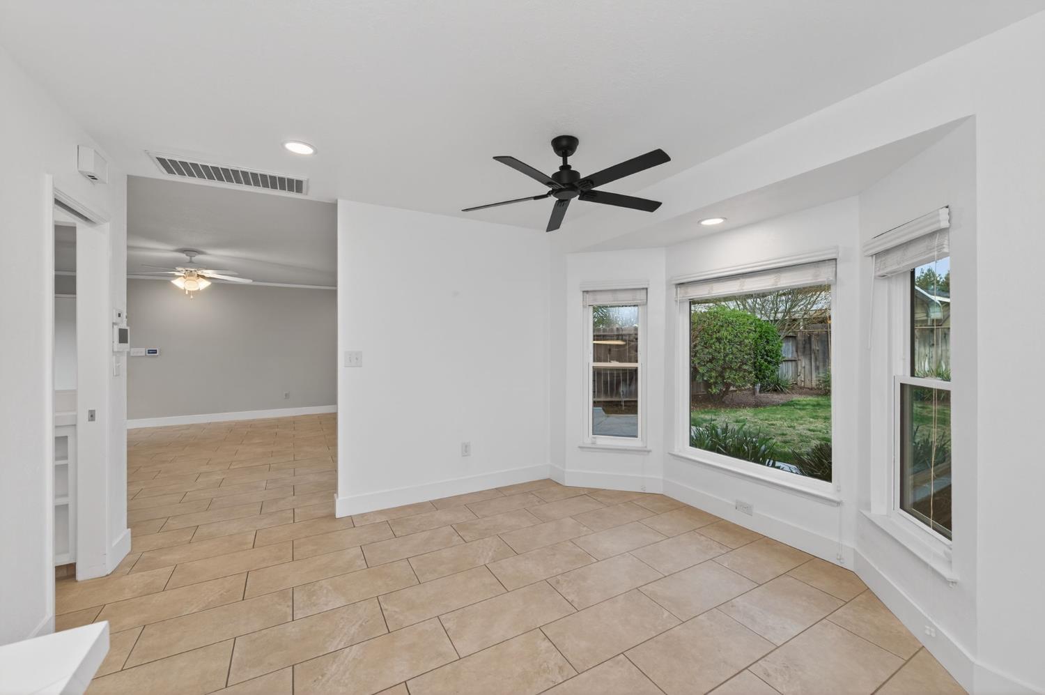 2805 W Spruce Ave, Fresno, CA 93711