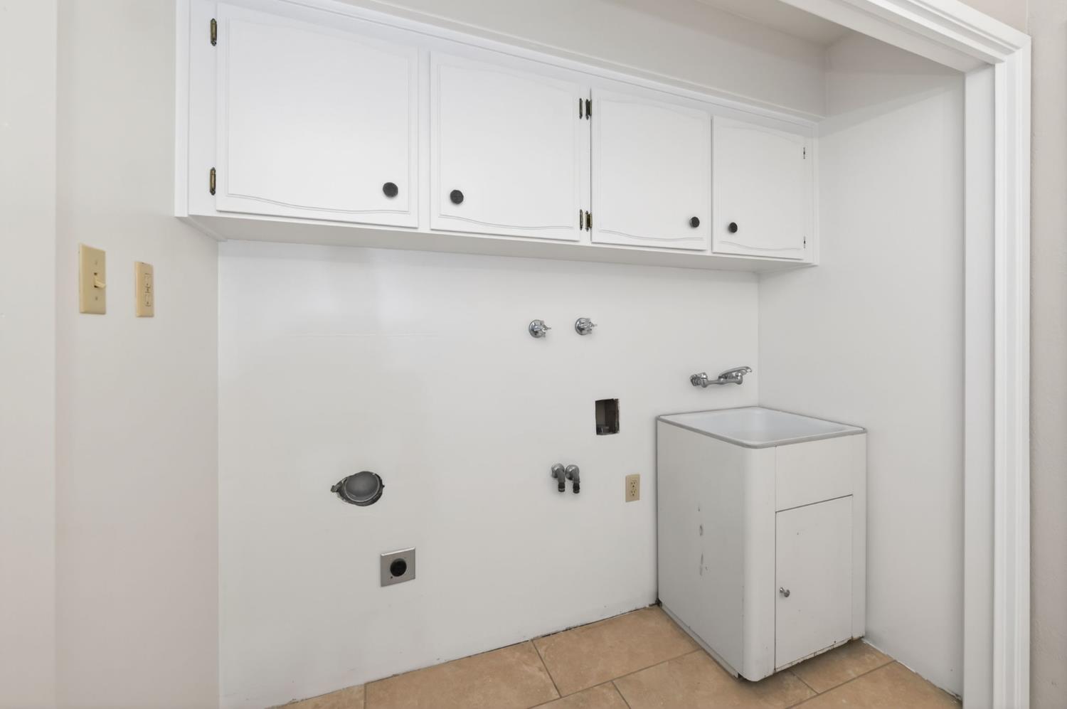 2805 W Spruce Ave, Fresno, CA 93711