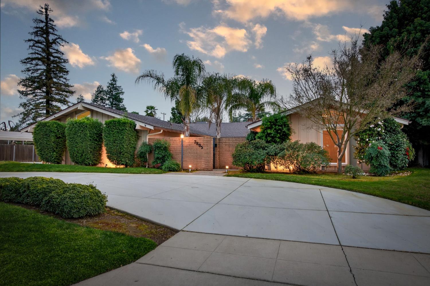 2805 W Spruce Ave, Fresno, CA 93711