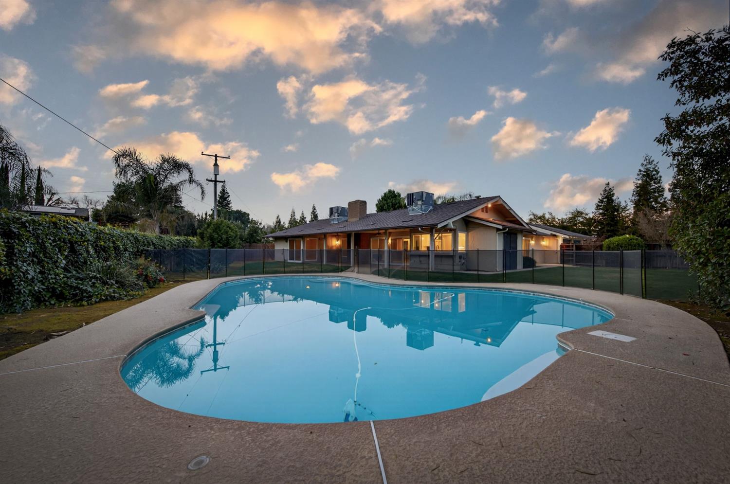 2805 W Spruce Ave, Fresno, CA 93711