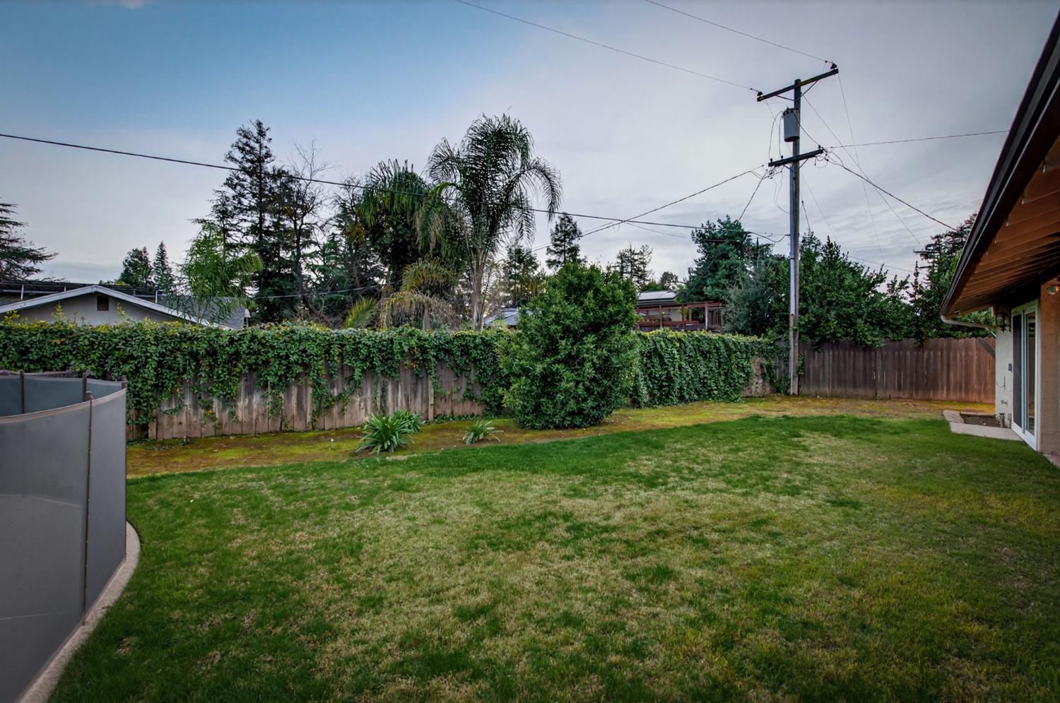 2805 W Spruce Ave, Fresno, CA 93711