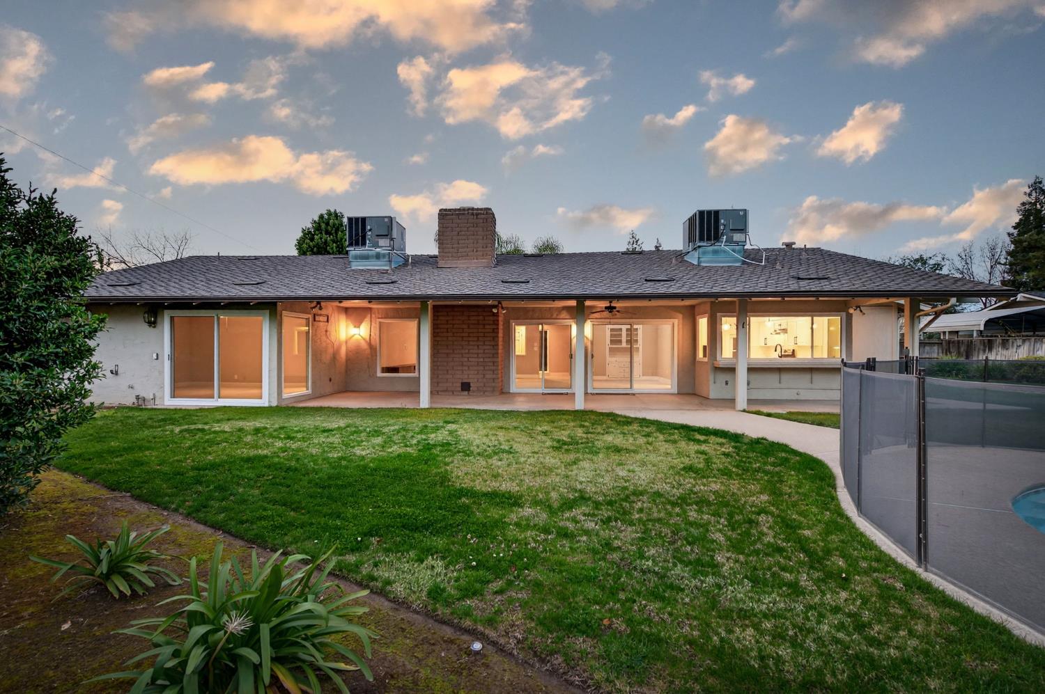 2805 W Spruce Ave, Fresno, CA 93711