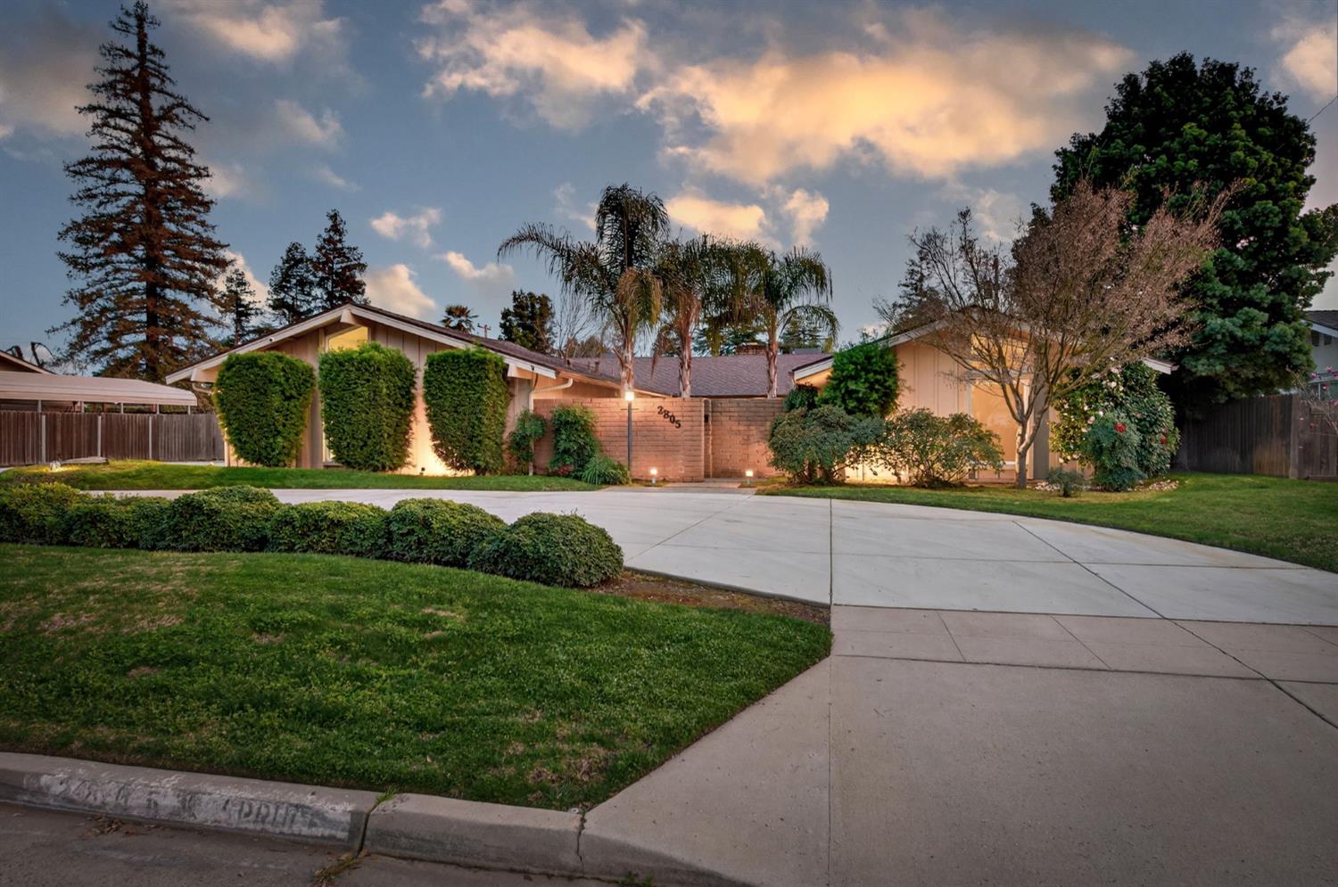 2805 W Spruce Ave, Fresno, CA 93711