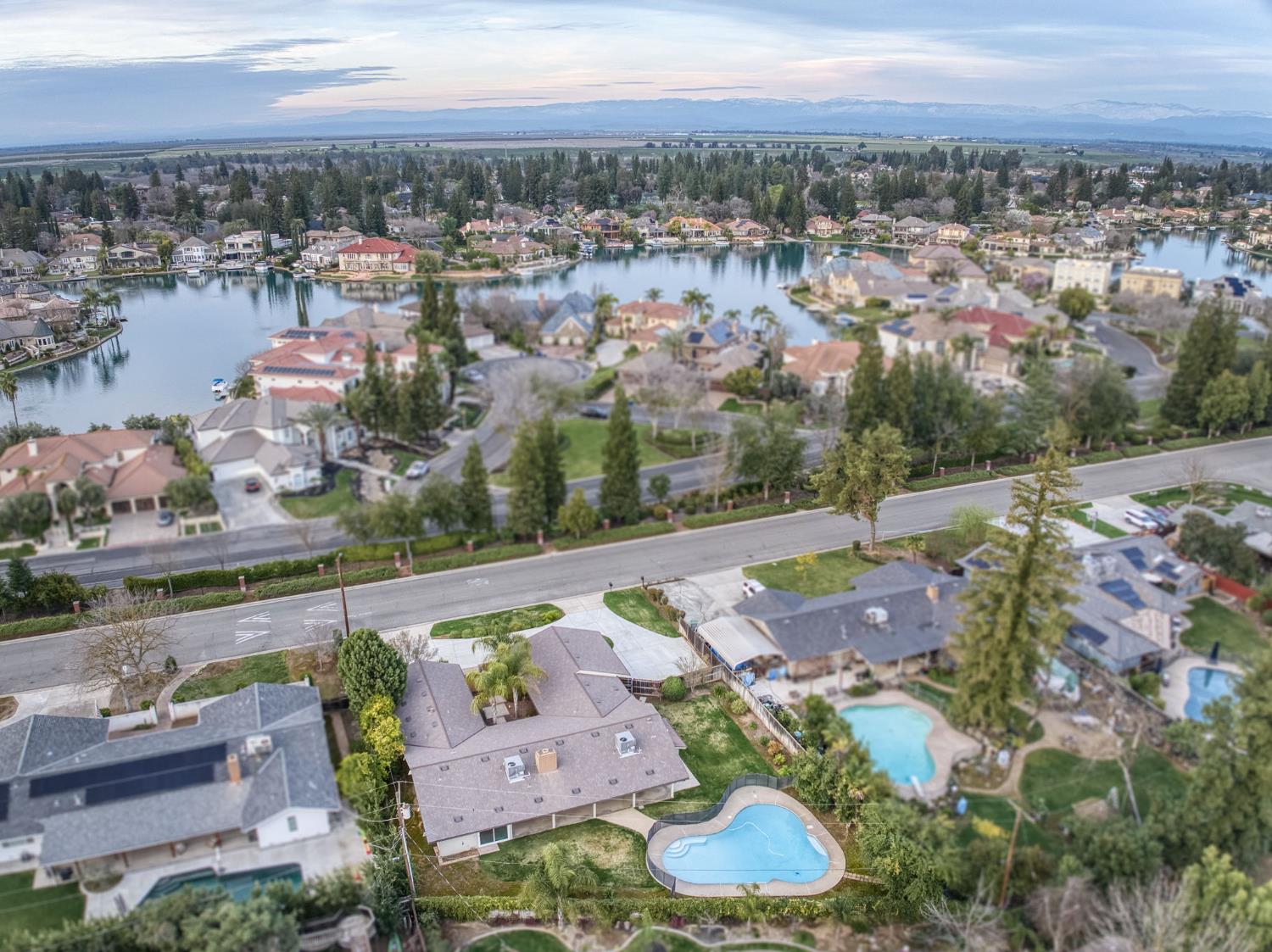 2805 W Spruce Ave, Fresno, CA 93711