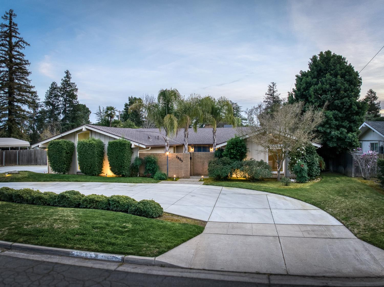 2805 W Spruce Ave, Fresno, CA 93711