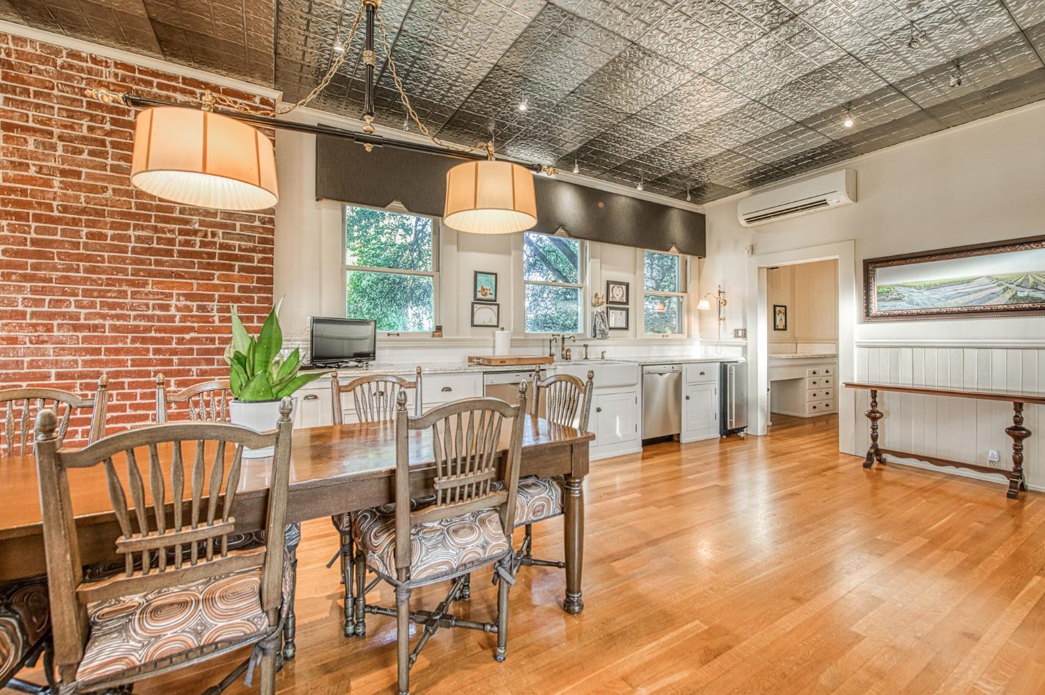 9486 E Lincoln Ave, Del Rey, CA 93616