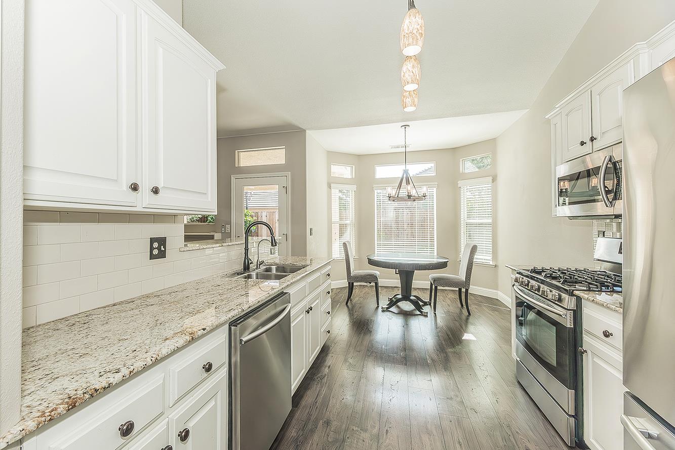 1055 E Hogan Ave, Fresno, CA 93730