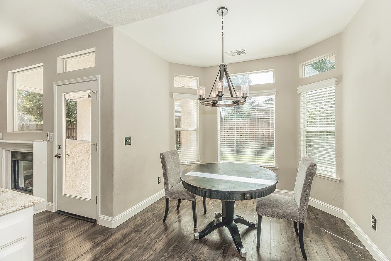 1055 E Hogan Ave, Fresno, CA 93730