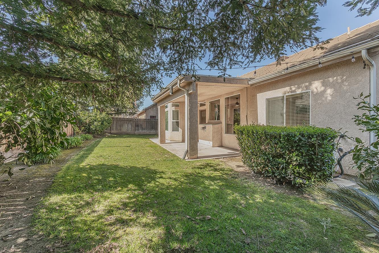 1055 E Hogan Ave, Fresno, CA 93730