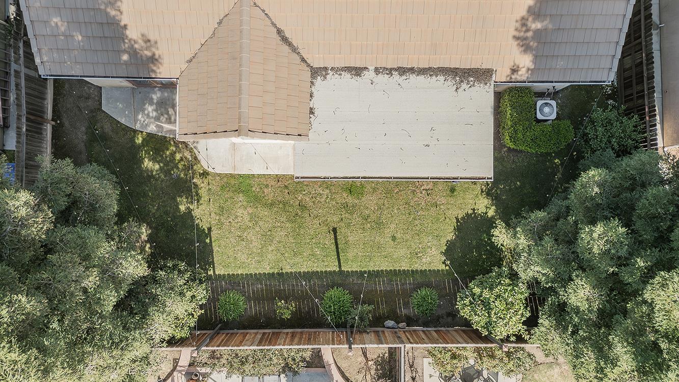 1055 E Hogan Ave, Fresno, CA 93730