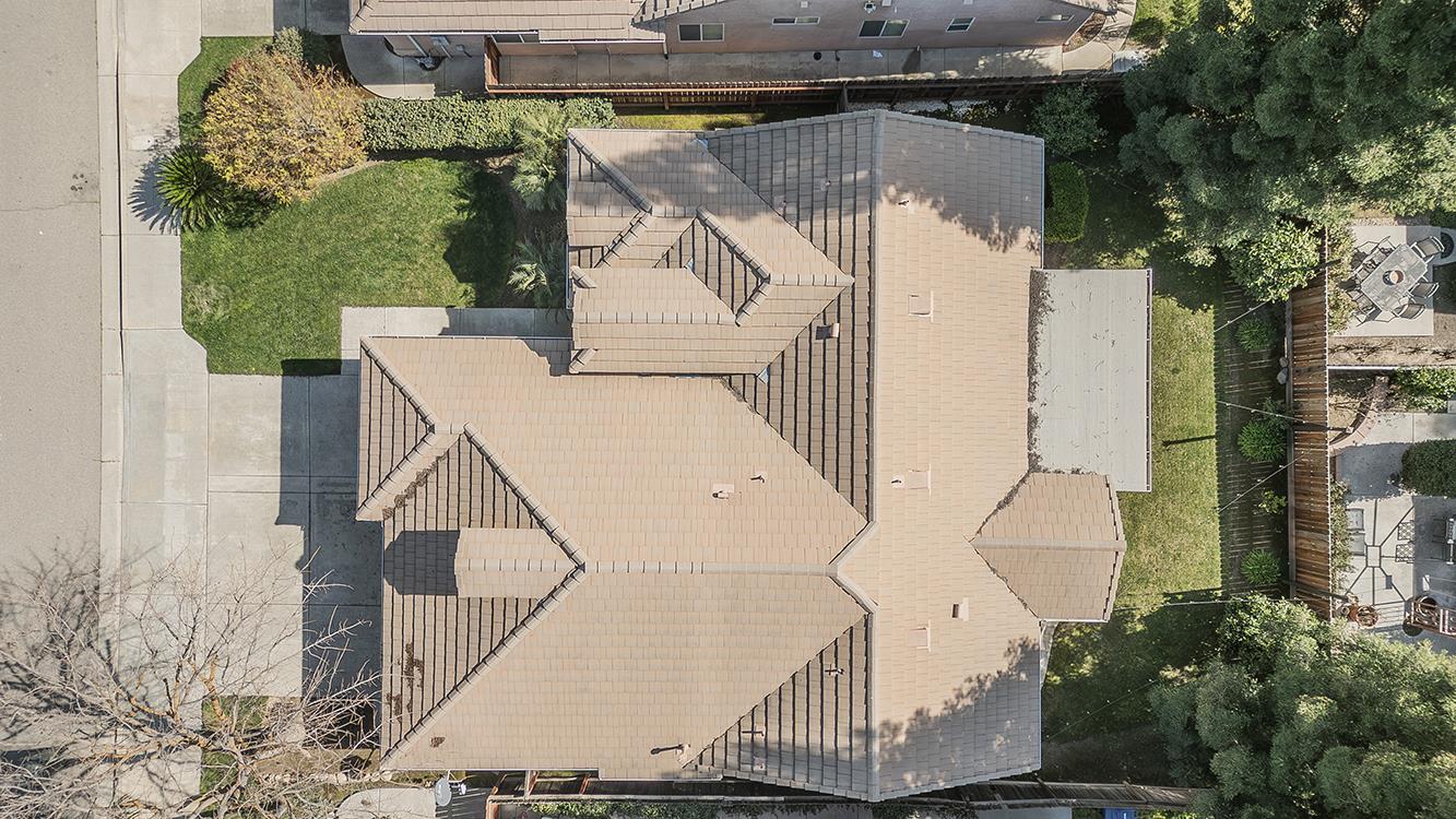 1055 E Hogan Ave, Fresno, CA 93730