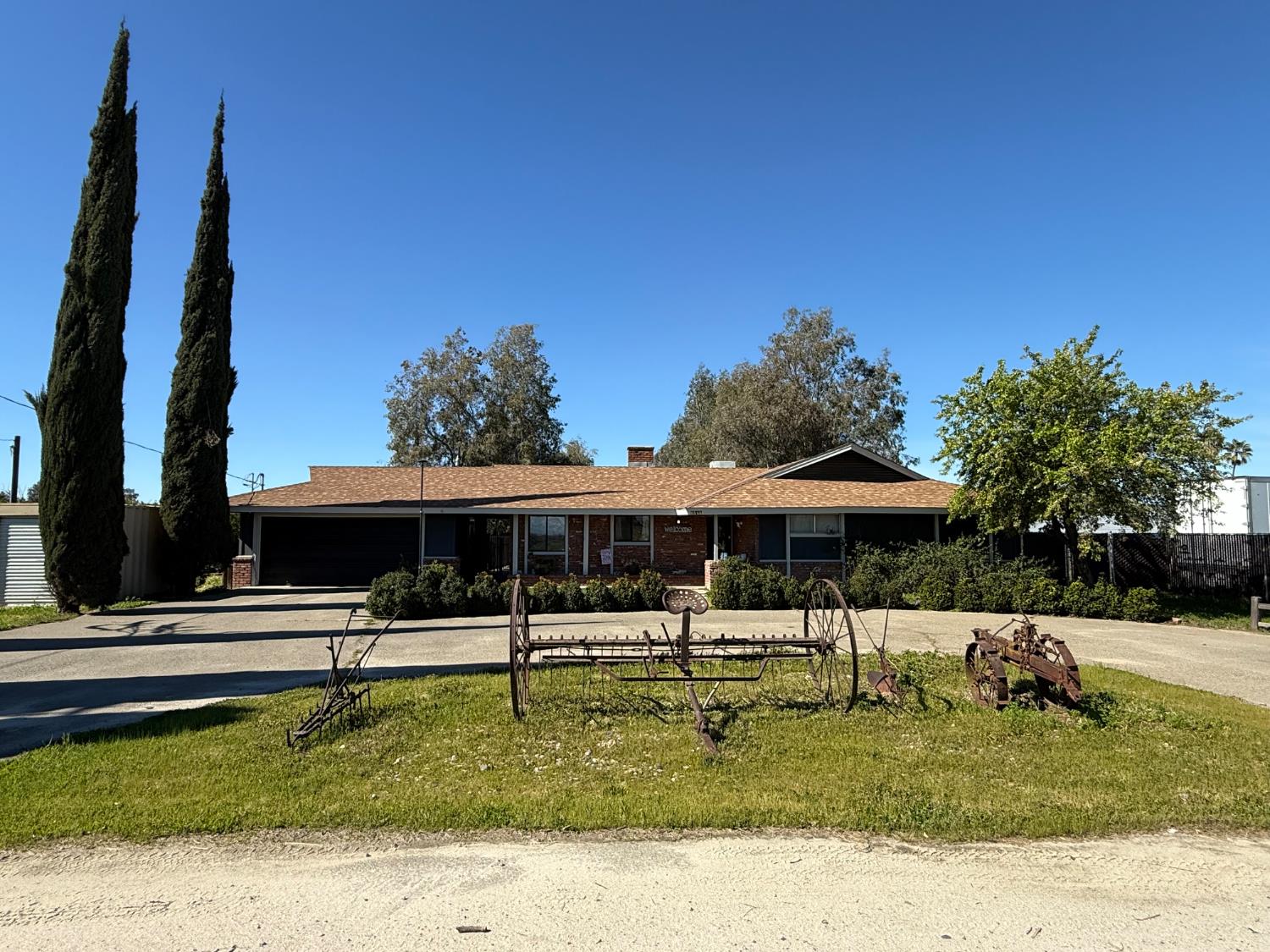 6545 S Cedar Ave, Fresno, CA 93725