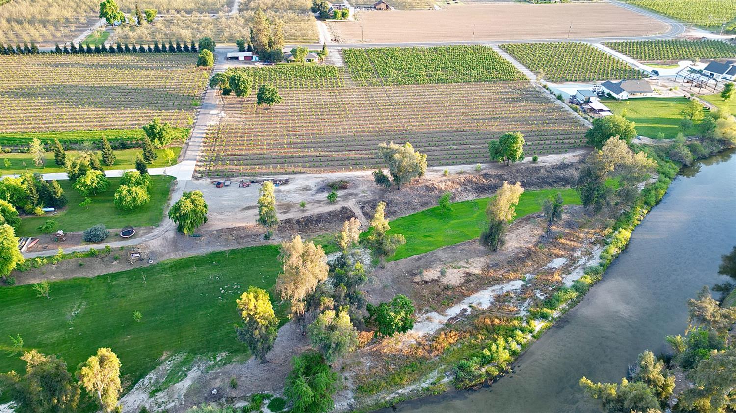 5750 Benicia Ave, Kingsburg, CA 93631