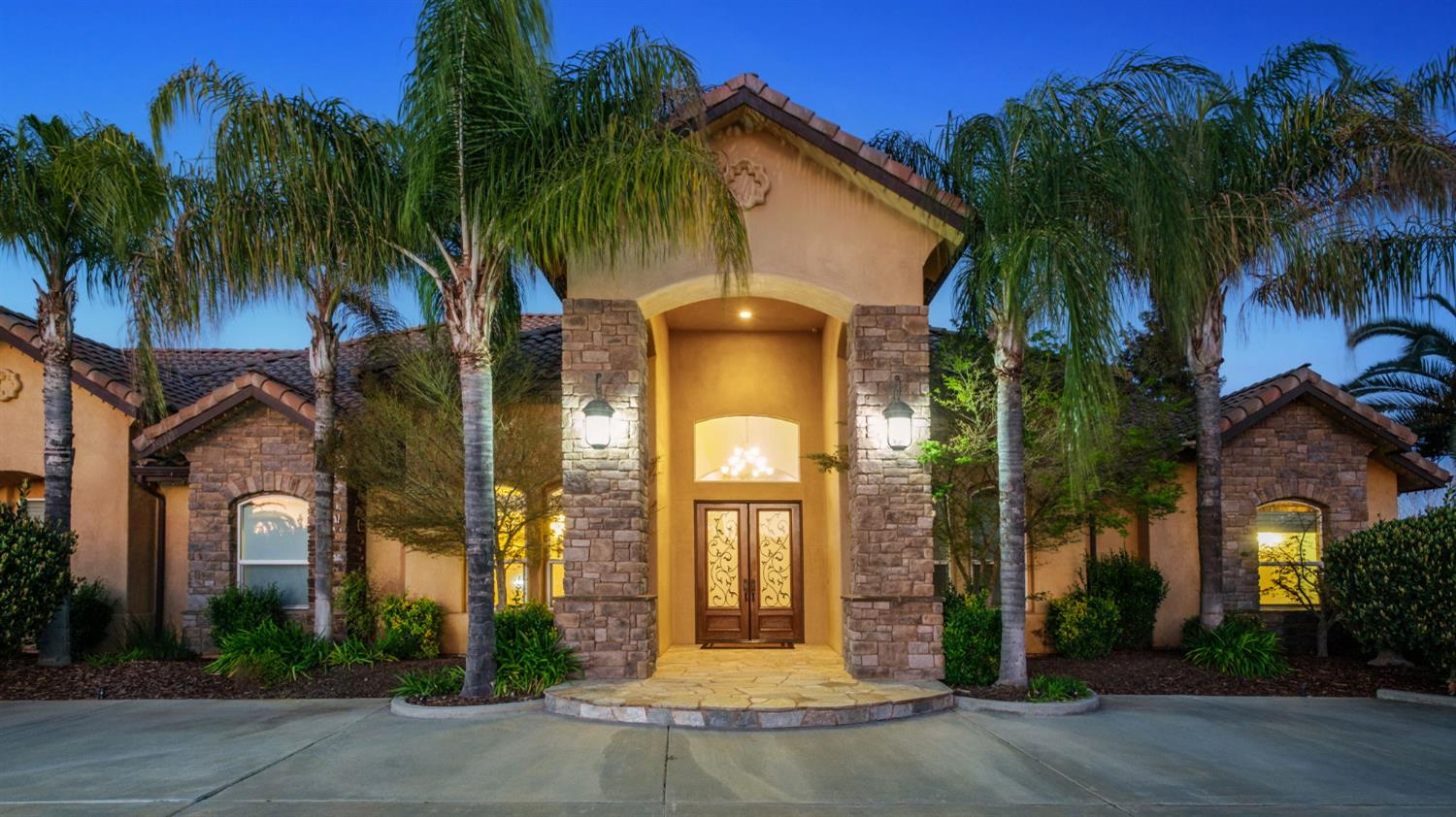 11116 E Dayton Ave, Sanger, CA 93657