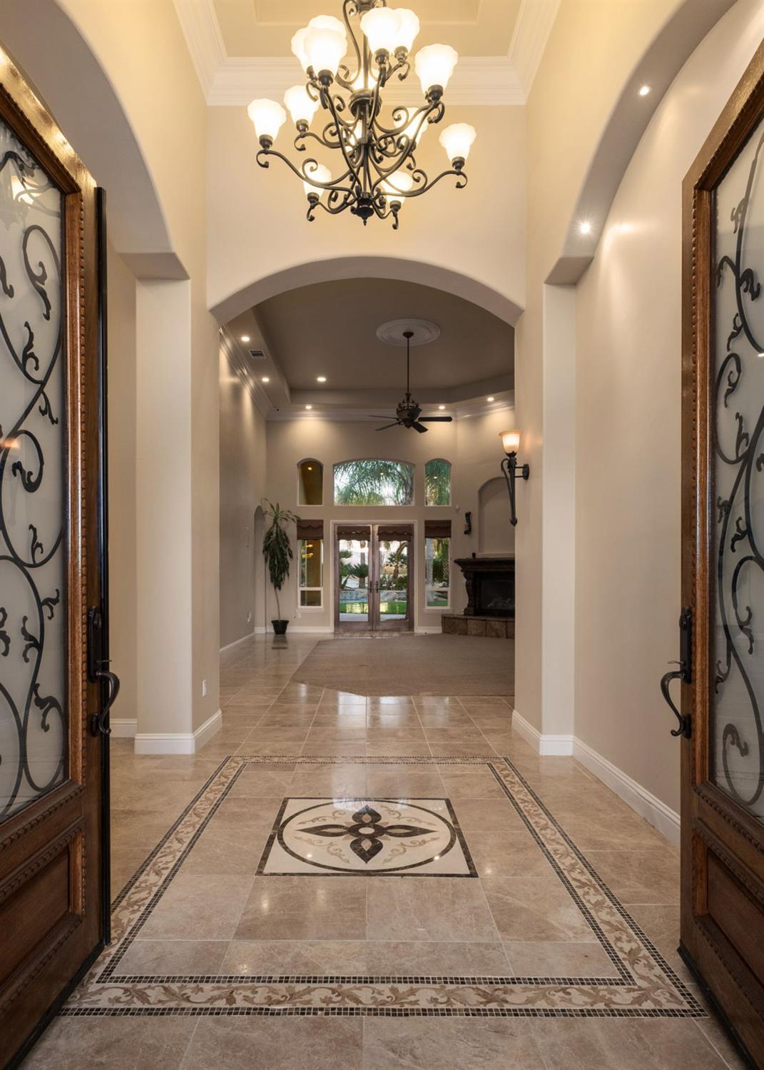 11116 E Dayton Ave, Sanger, CA 93657