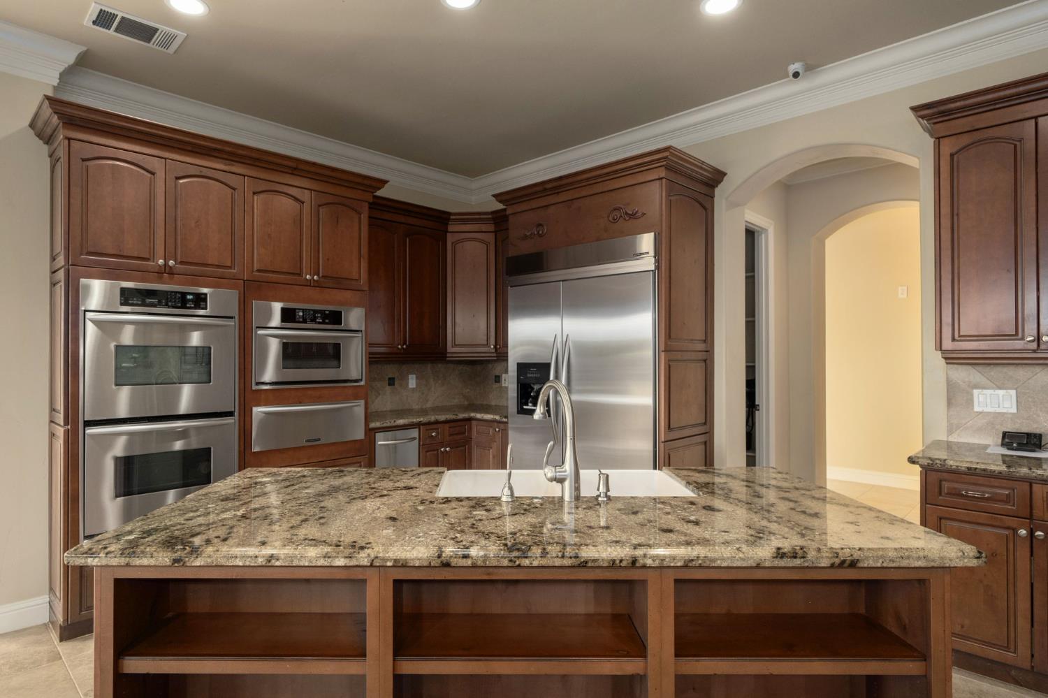 11116 E Dayton Ave, Sanger, CA 93657