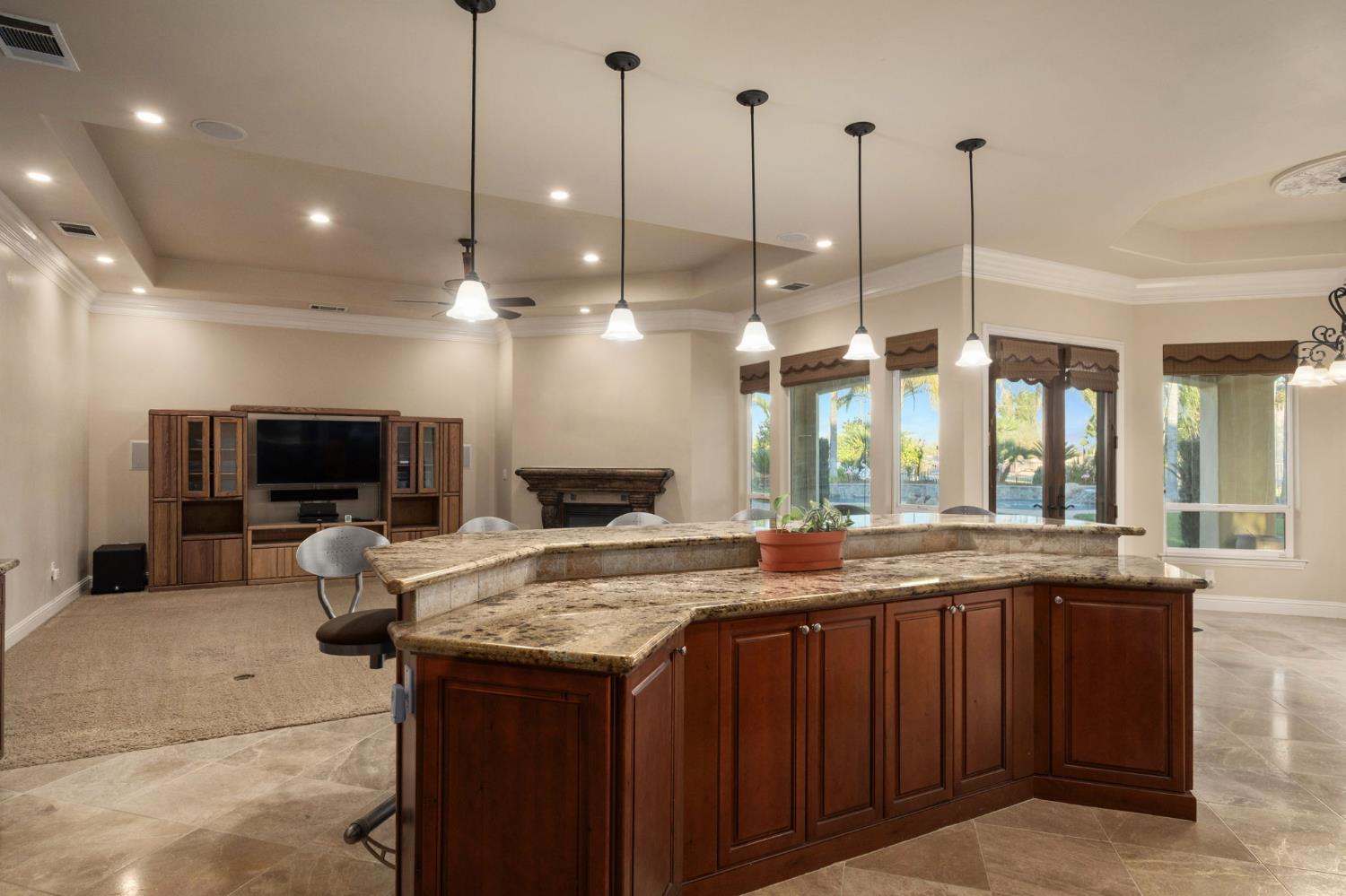 11116 E Dayton Ave, Sanger, CA 93657