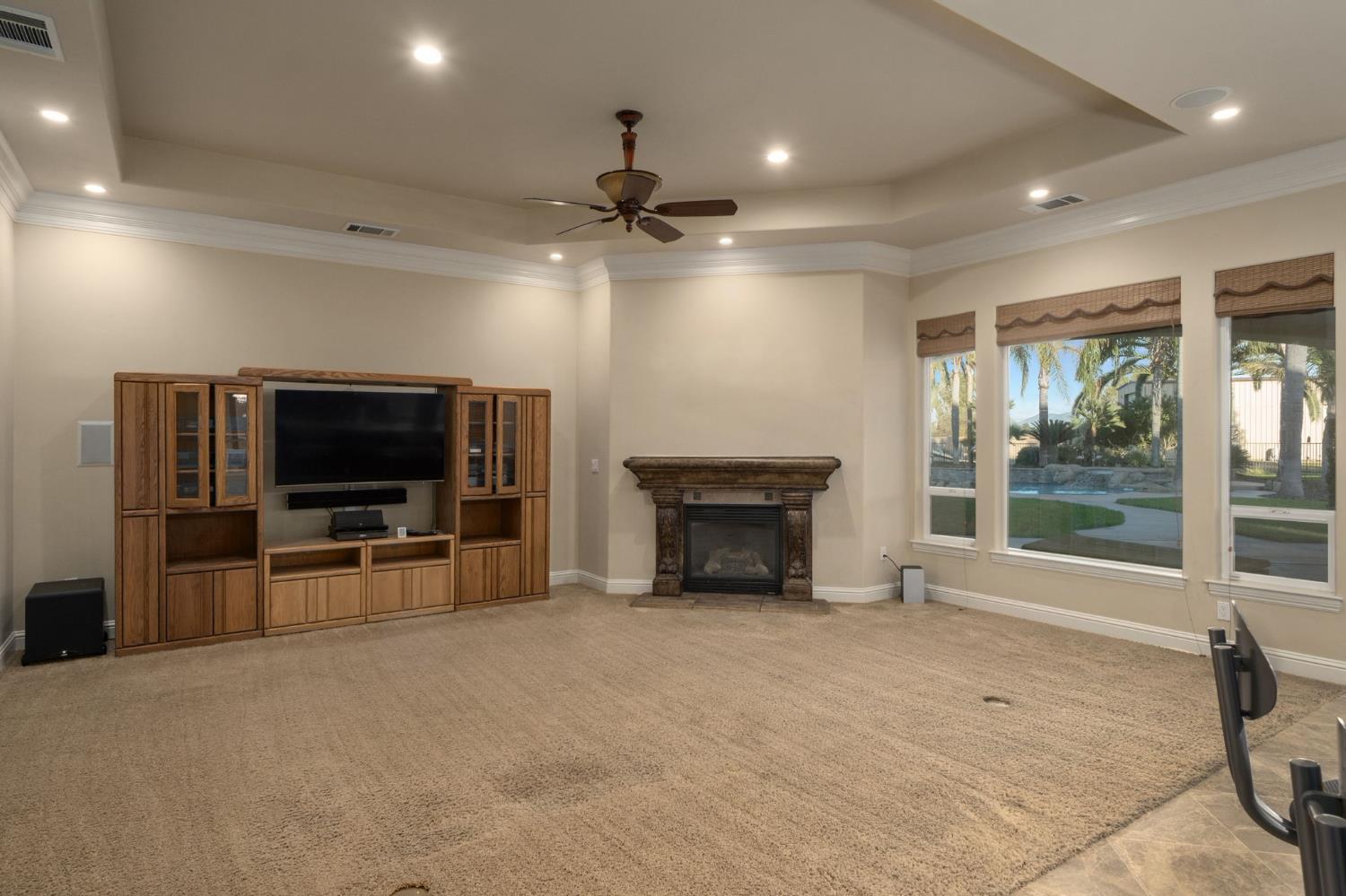 11116 E Dayton Ave, Sanger, CA 93657