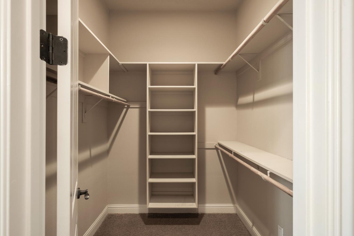 11116 E Dayton Ave, Sanger, CA 93657