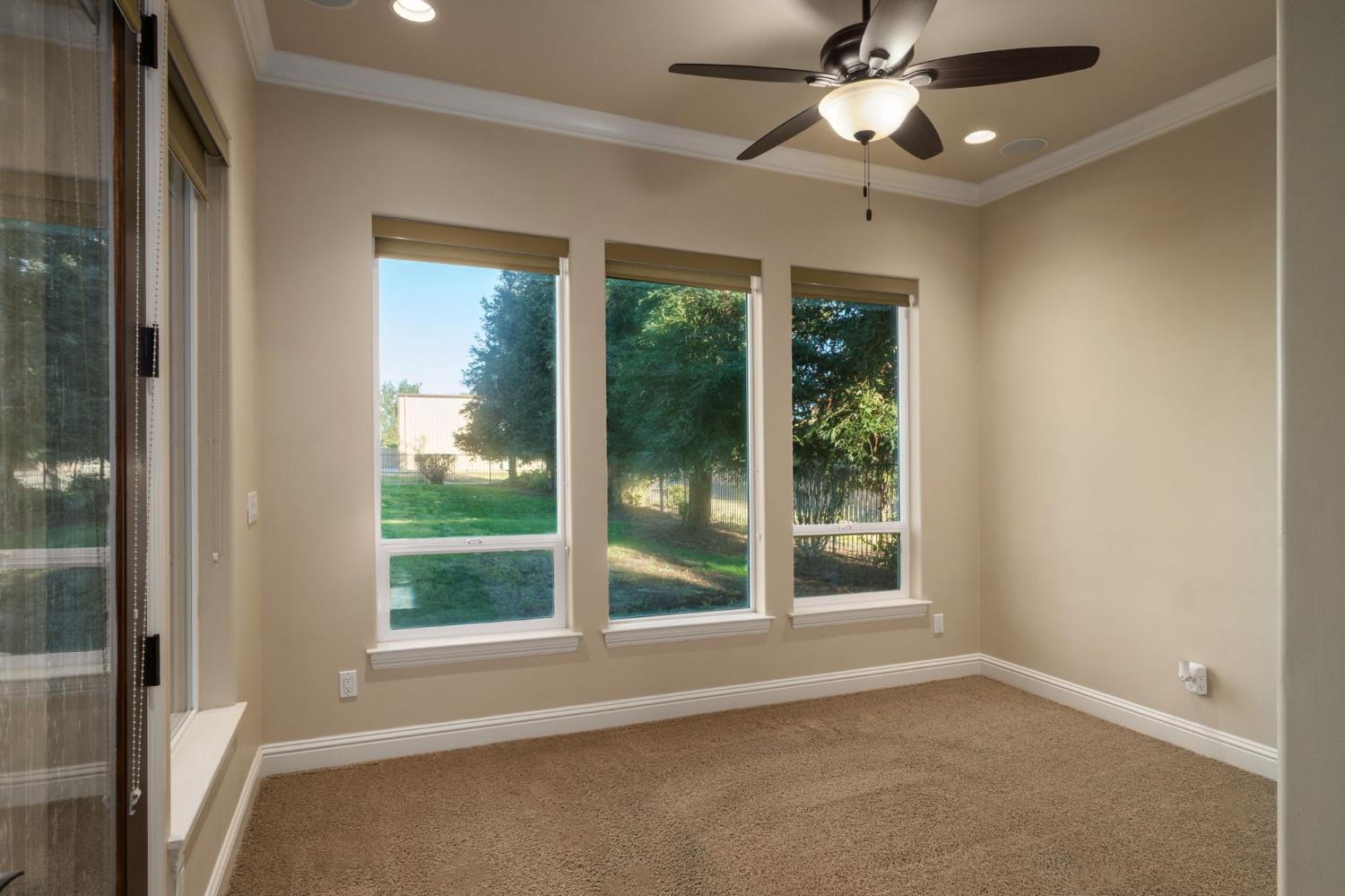 11116 E Dayton Ave, Sanger, CA 93657