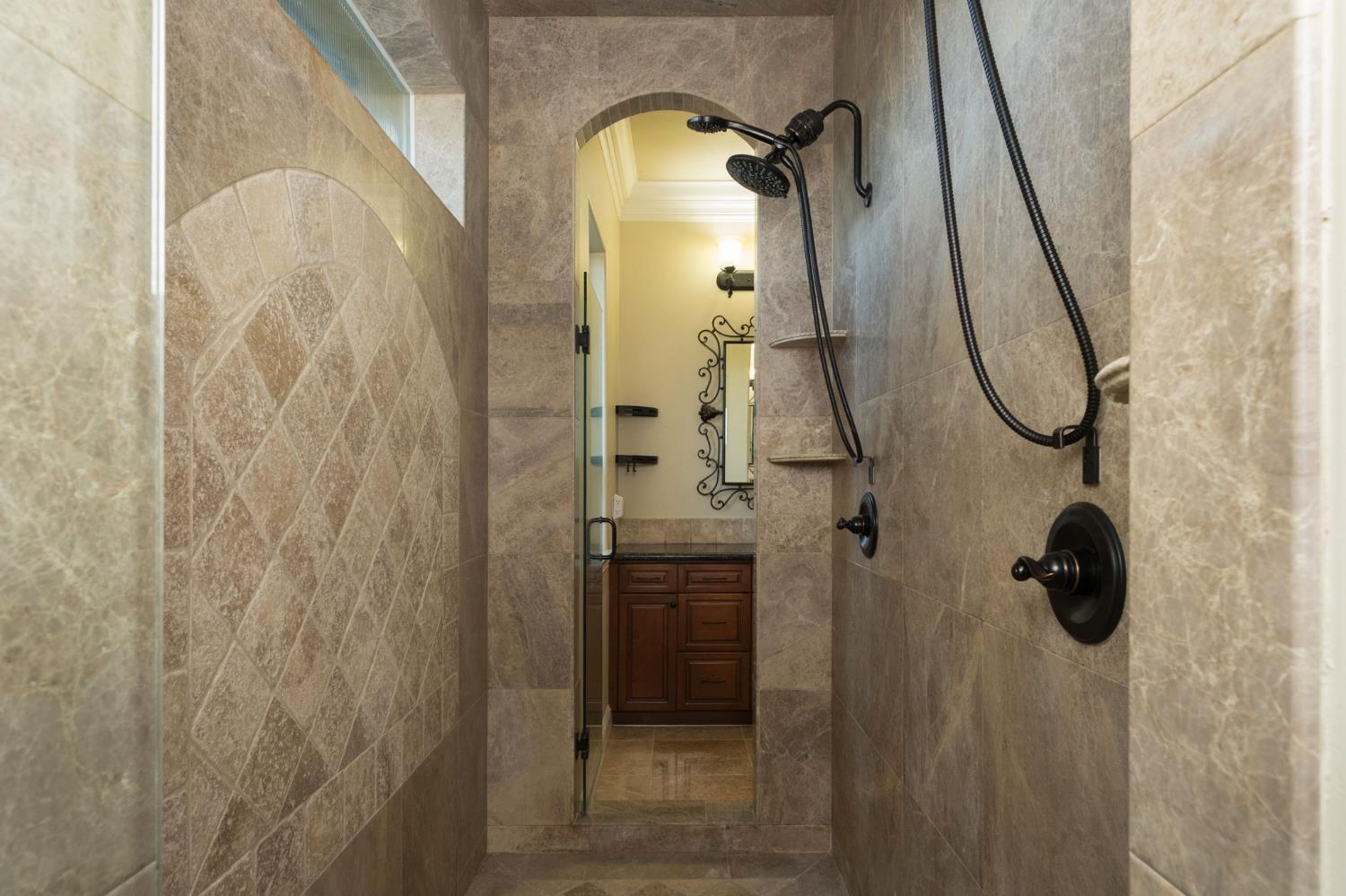 11116 E Dayton Ave, Sanger, CA 93657