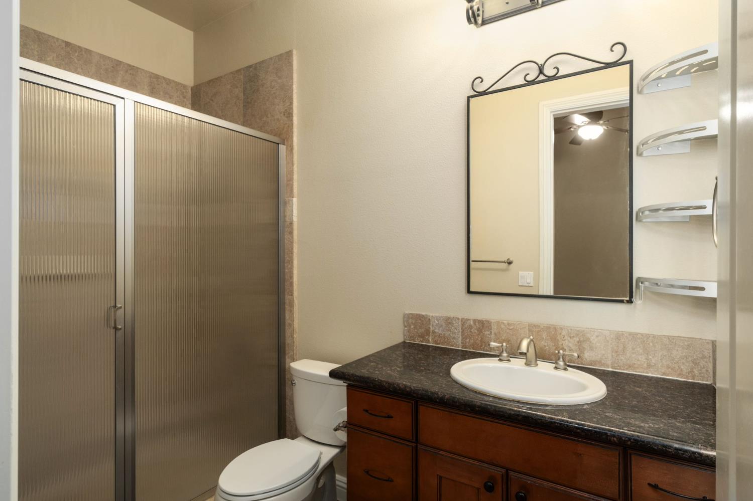 11116 E Dayton Ave, Sanger, CA 93657