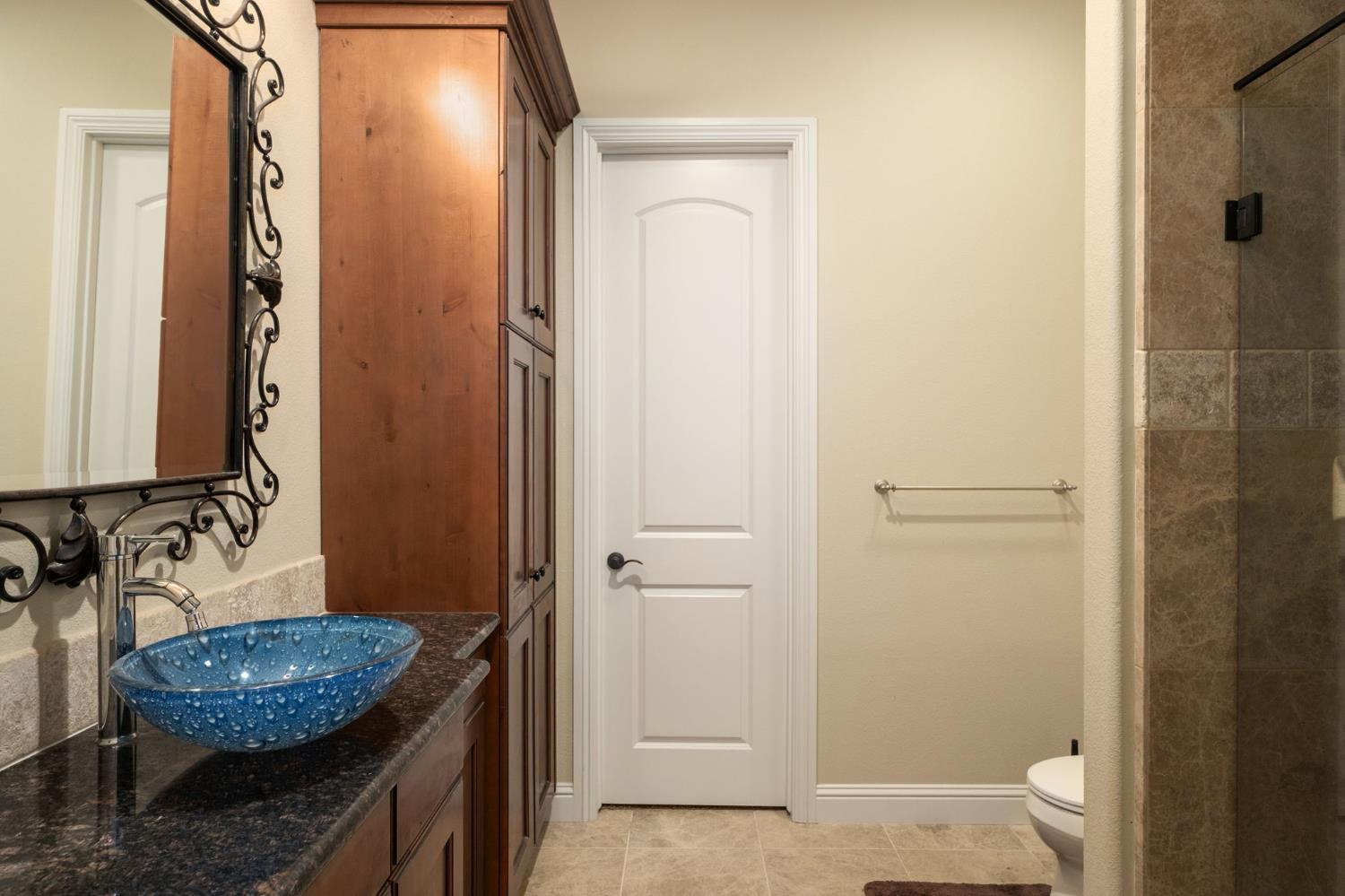 11116 E Dayton Ave, Sanger, CA 93657