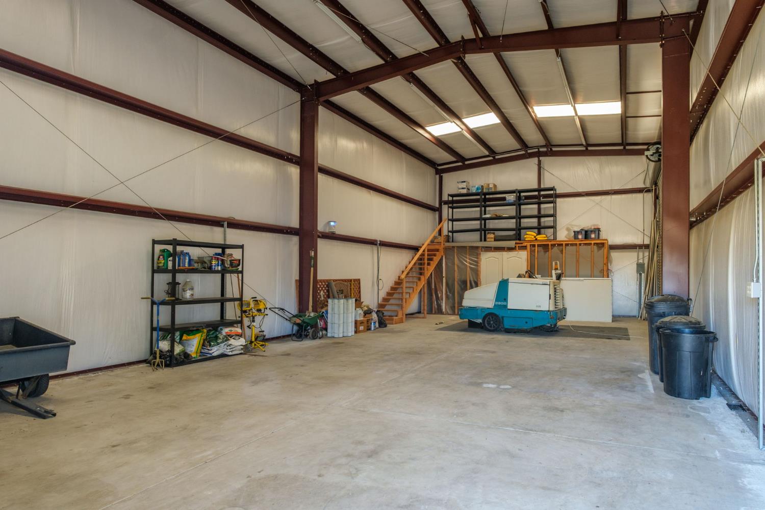 11116 E Dayton Ave, Sanger, CA 93657