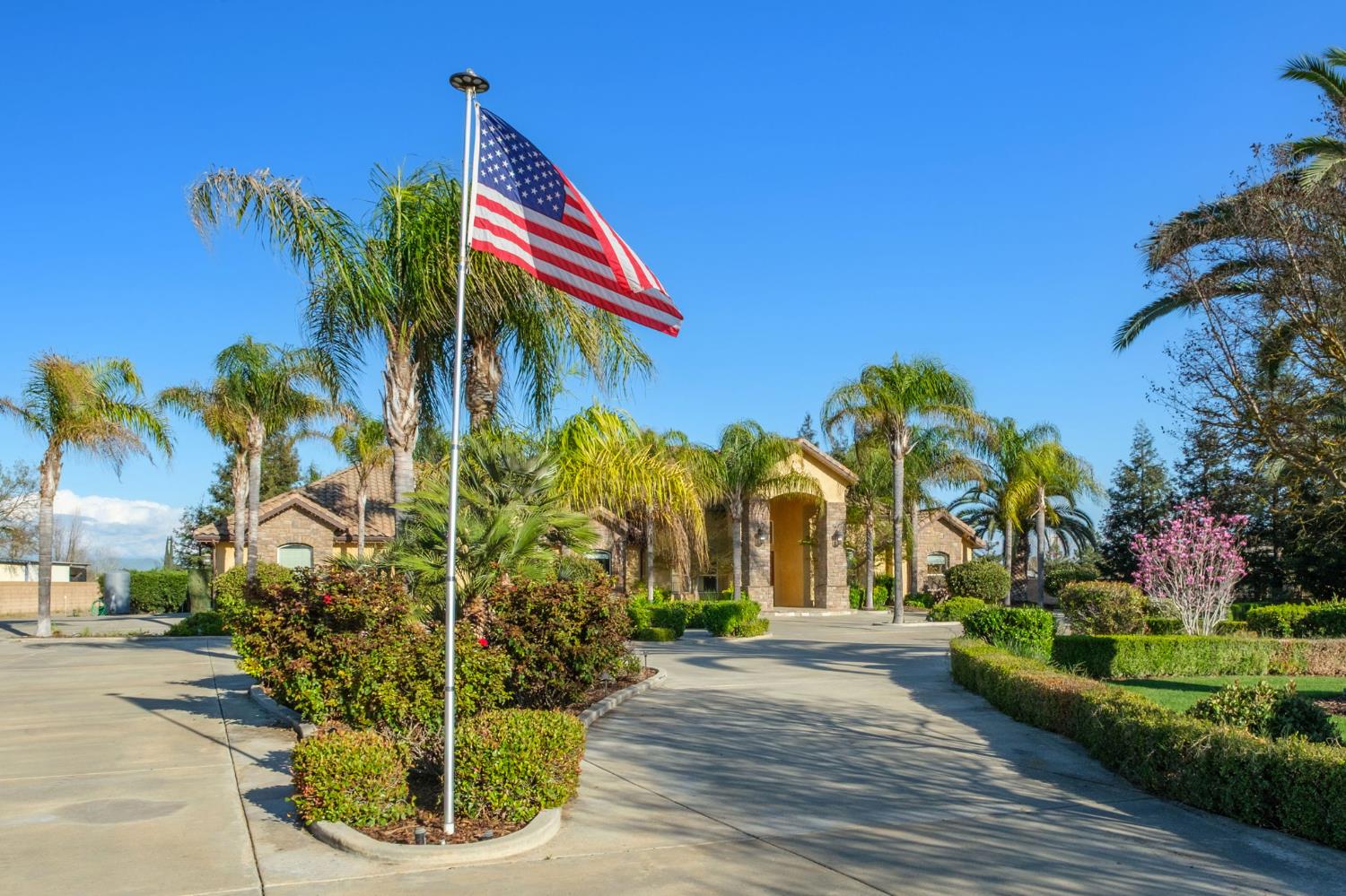 11116 E Dayton Ave, Sanger, CA 93657