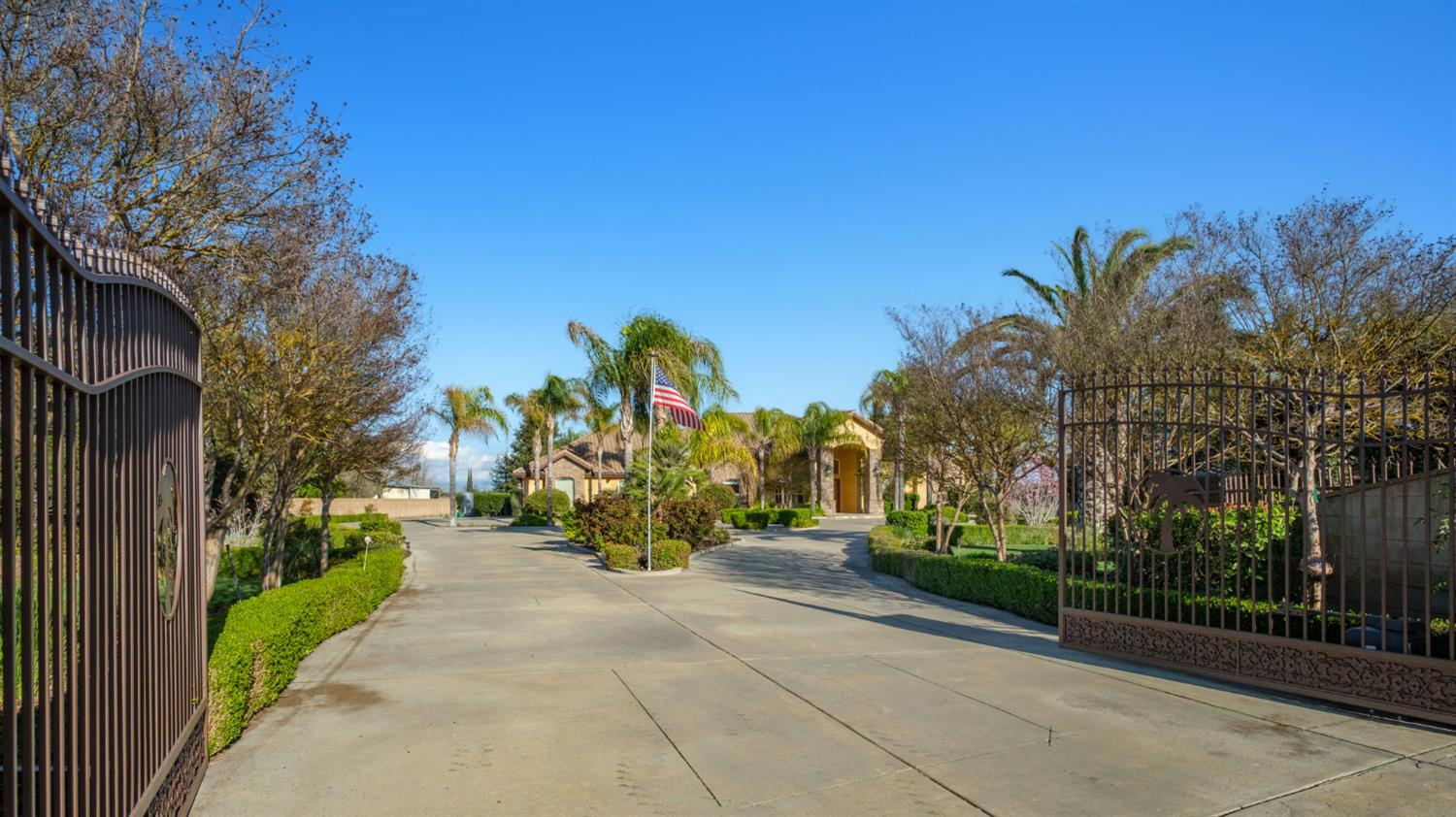 11116 E Dayton Ave, Sanger, CA 93657