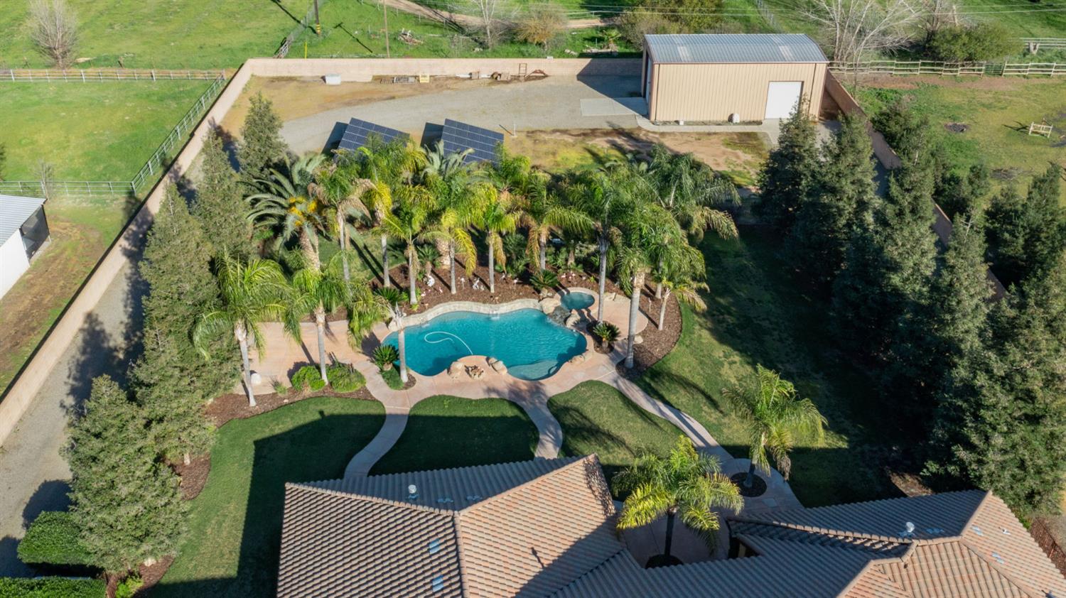 11116 E Dayton Ave, Sanger, CA 93657