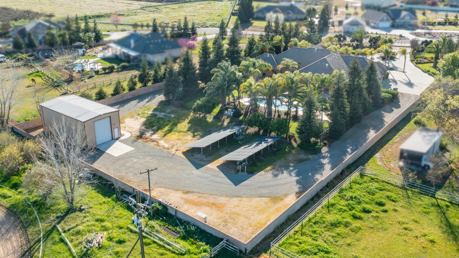 11116 E Dayton Ave, Sanger, CA 93657