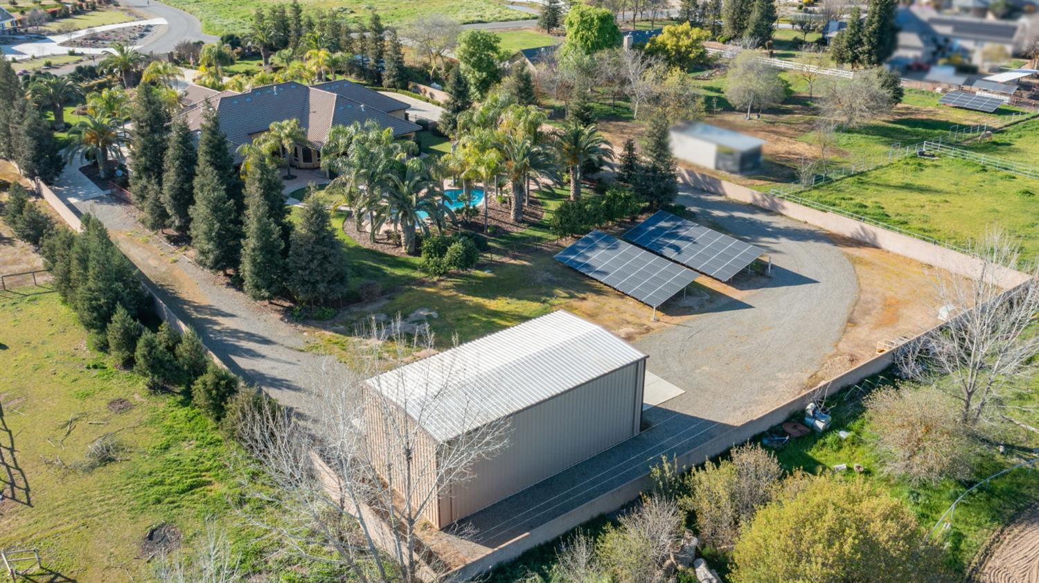 11116 E Dayton Ave, Sanger, CA 93657