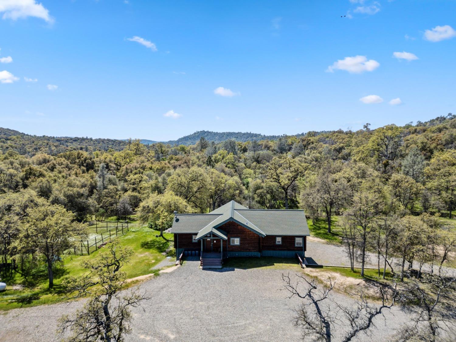 3133 River Haven Dr, Mariposa, CA 95338