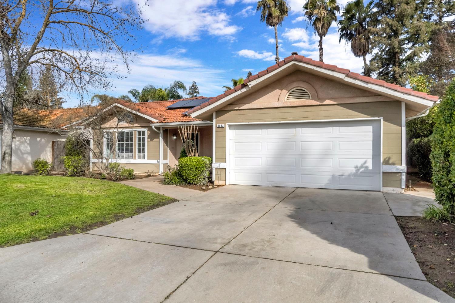 5882 W Fallon Ave, Fresno, CA 93722