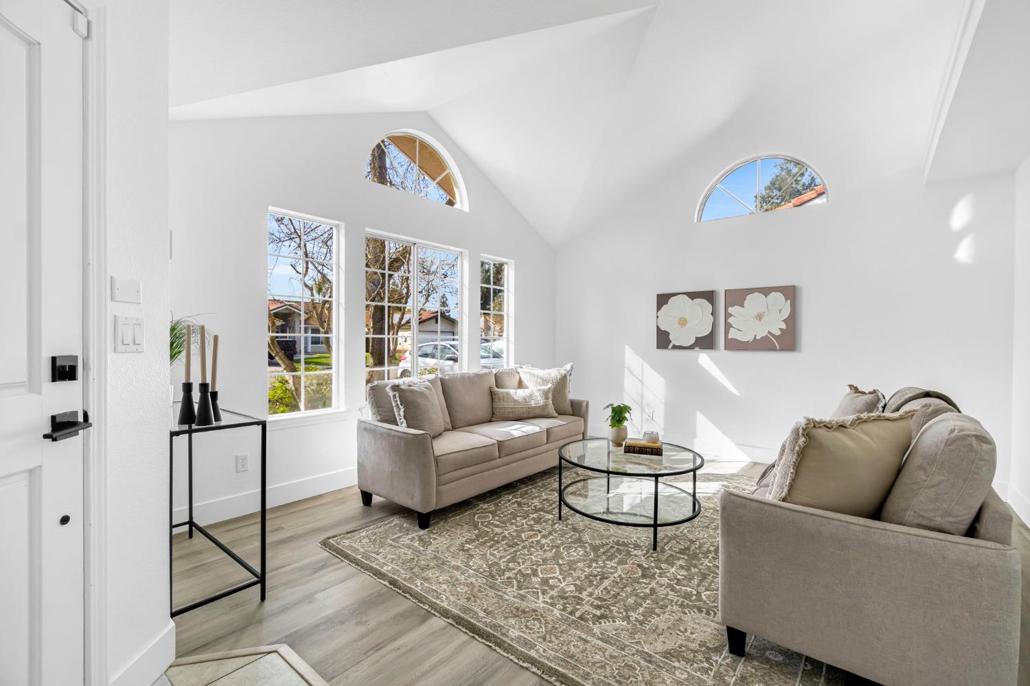 5882 W Fallon Ave, Fresno, CA 93722