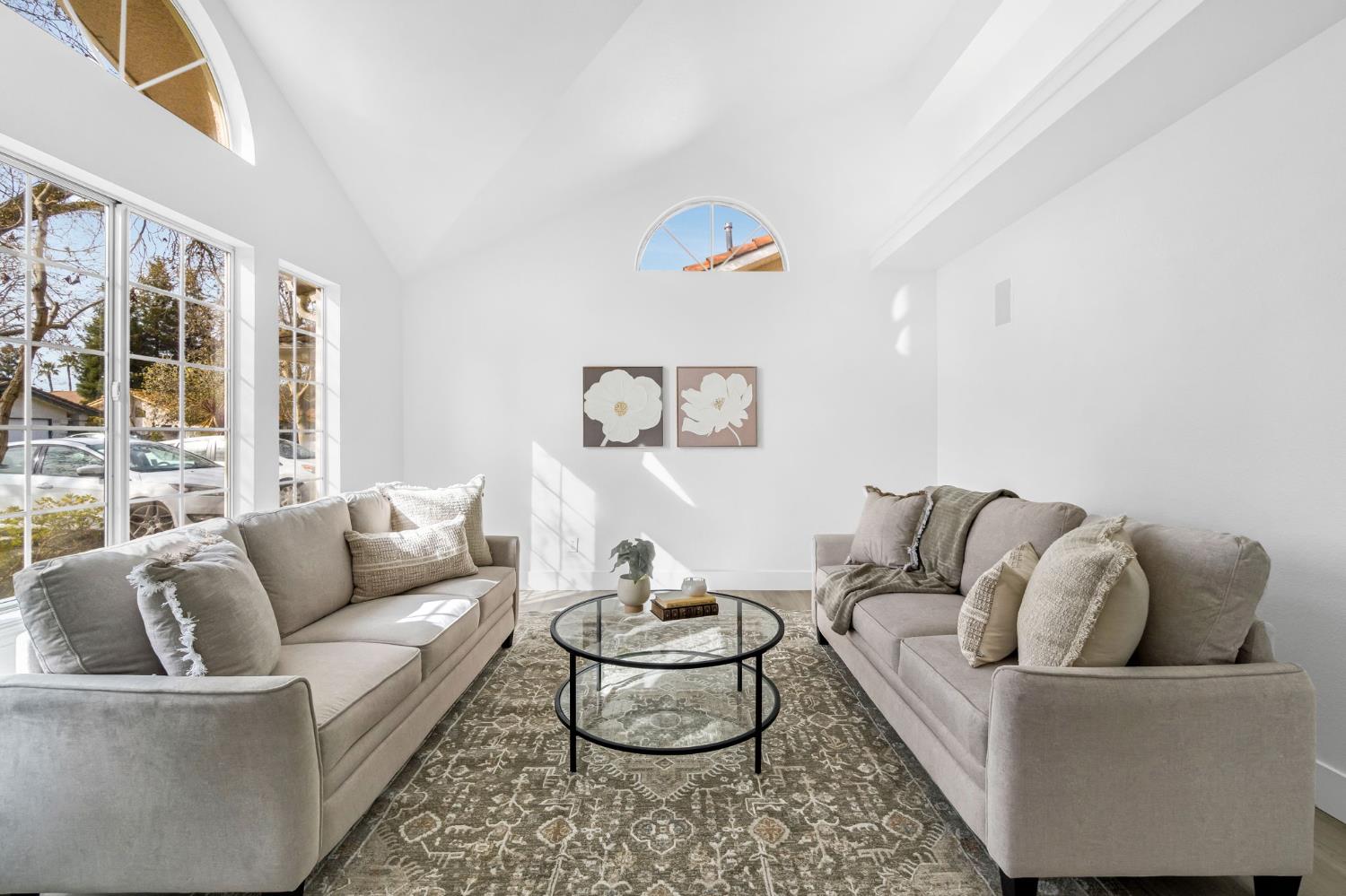 5882 W Fallon Ave, Fresno, CA 93722