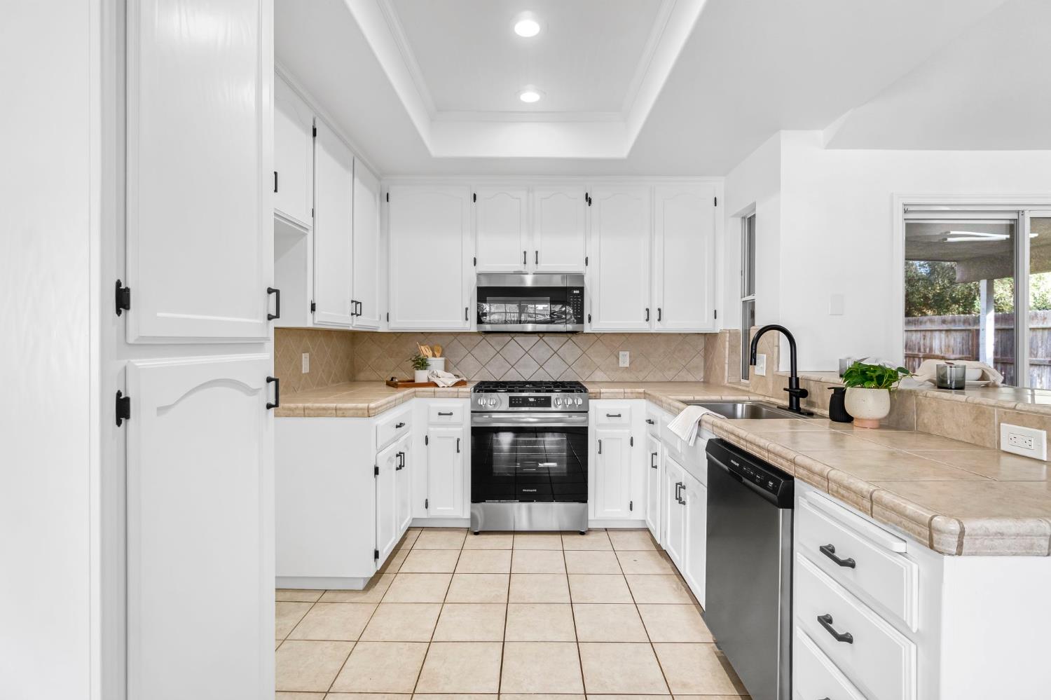 5882 W Fallon Ave, Fresno, CA 93722