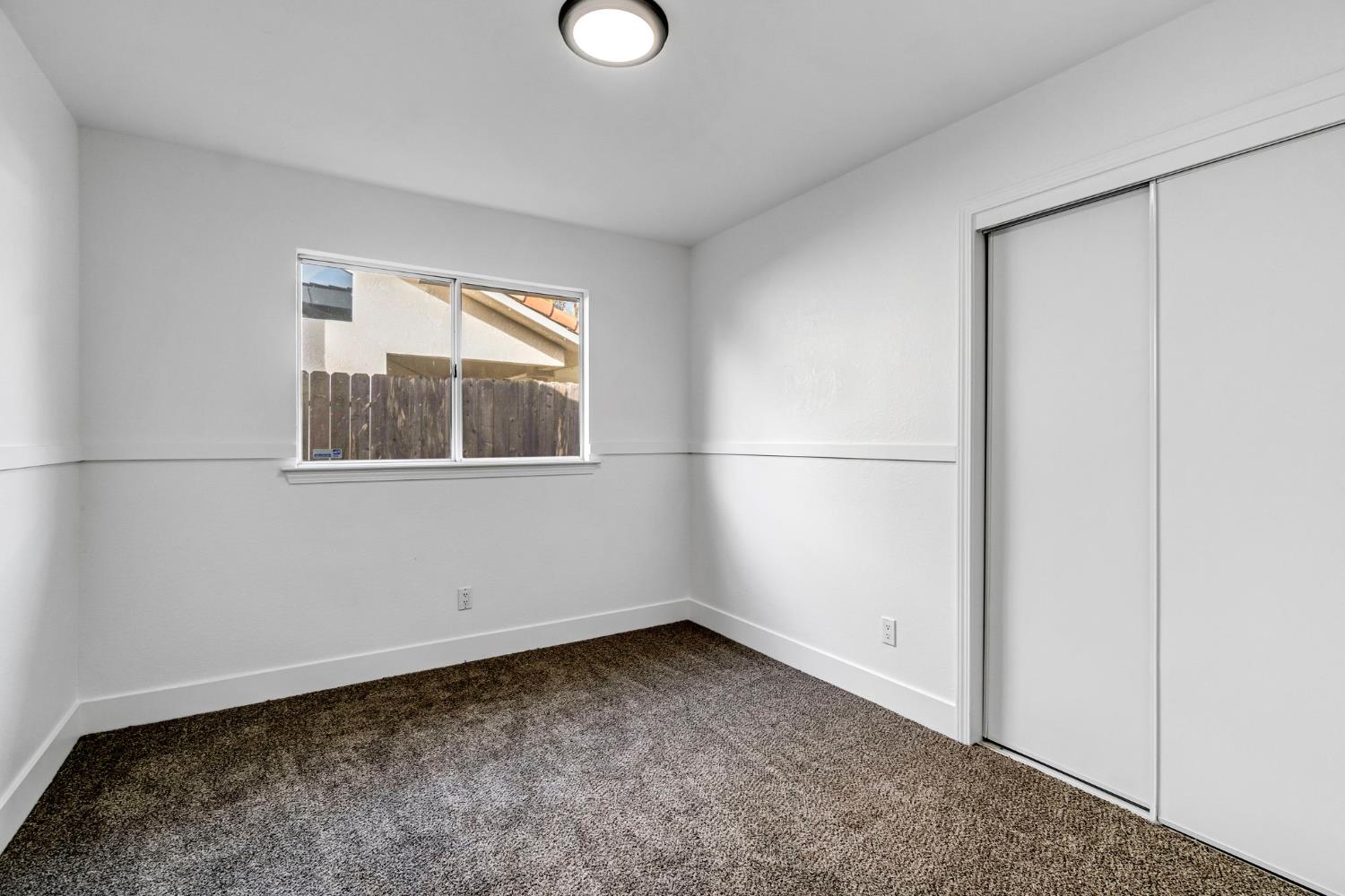 5882 W Fallon Ave, Fresno, CA 93722