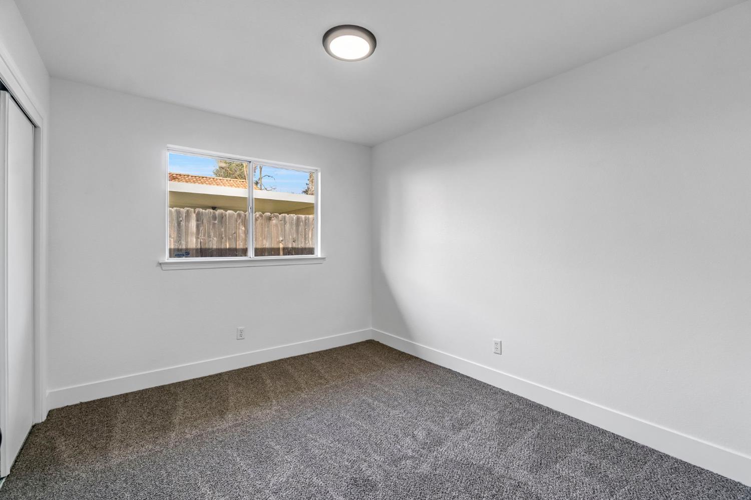 5882 W Fallon Ave, Fresno, CA 93722