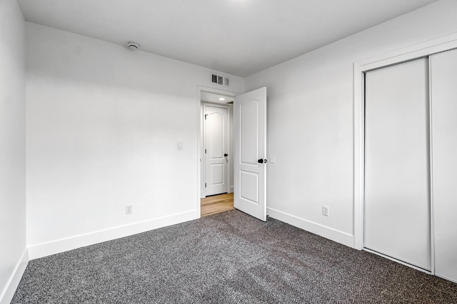 5882 W Fallon Ave, Fresno, CA 93722