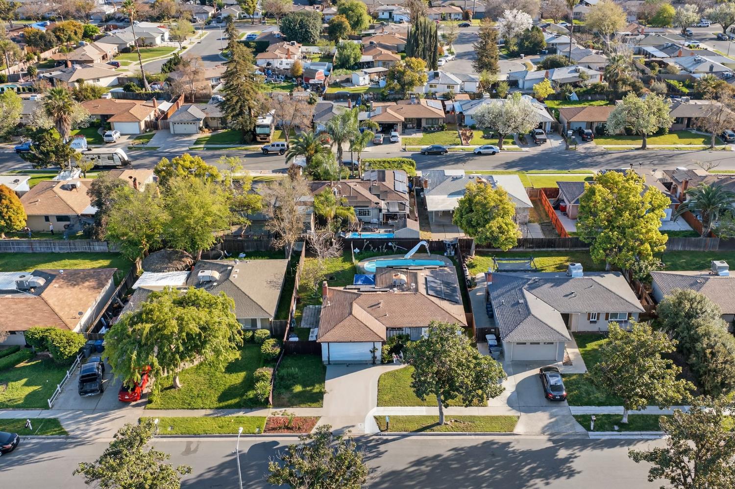 3323 W Indianapolis Ave, Fresno, CA 93722