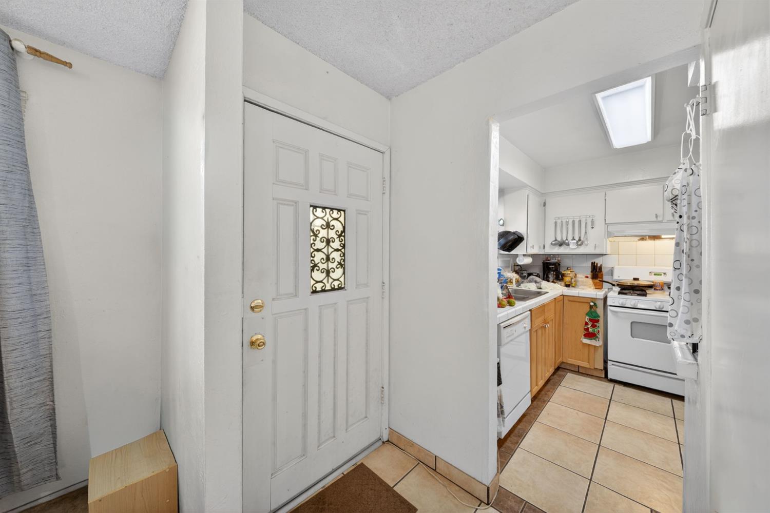 3323 W Indianapolis Ave, Fresno, CA 93722