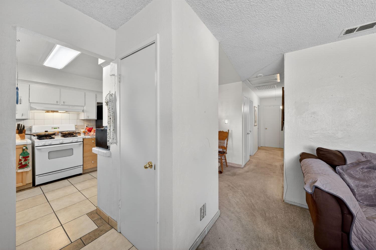 3323 W Indianapolis Ave, Fresno, CA 93722