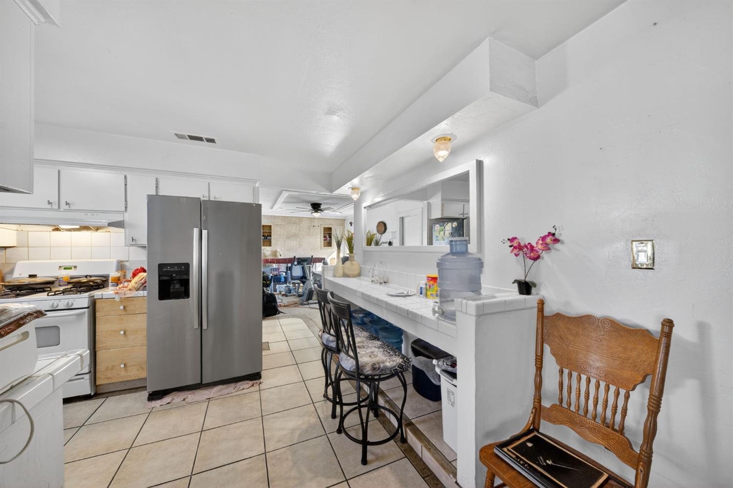 3323 W Indianapolis Ave, Fresno, CA 93722