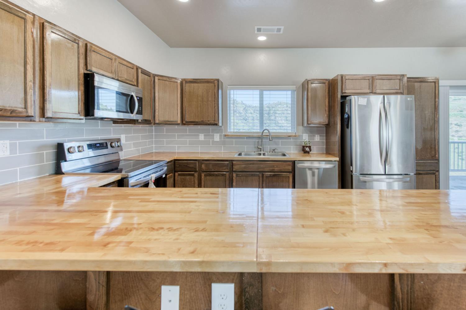 28053 Sky Harbour Rd, Friant, CA 93626